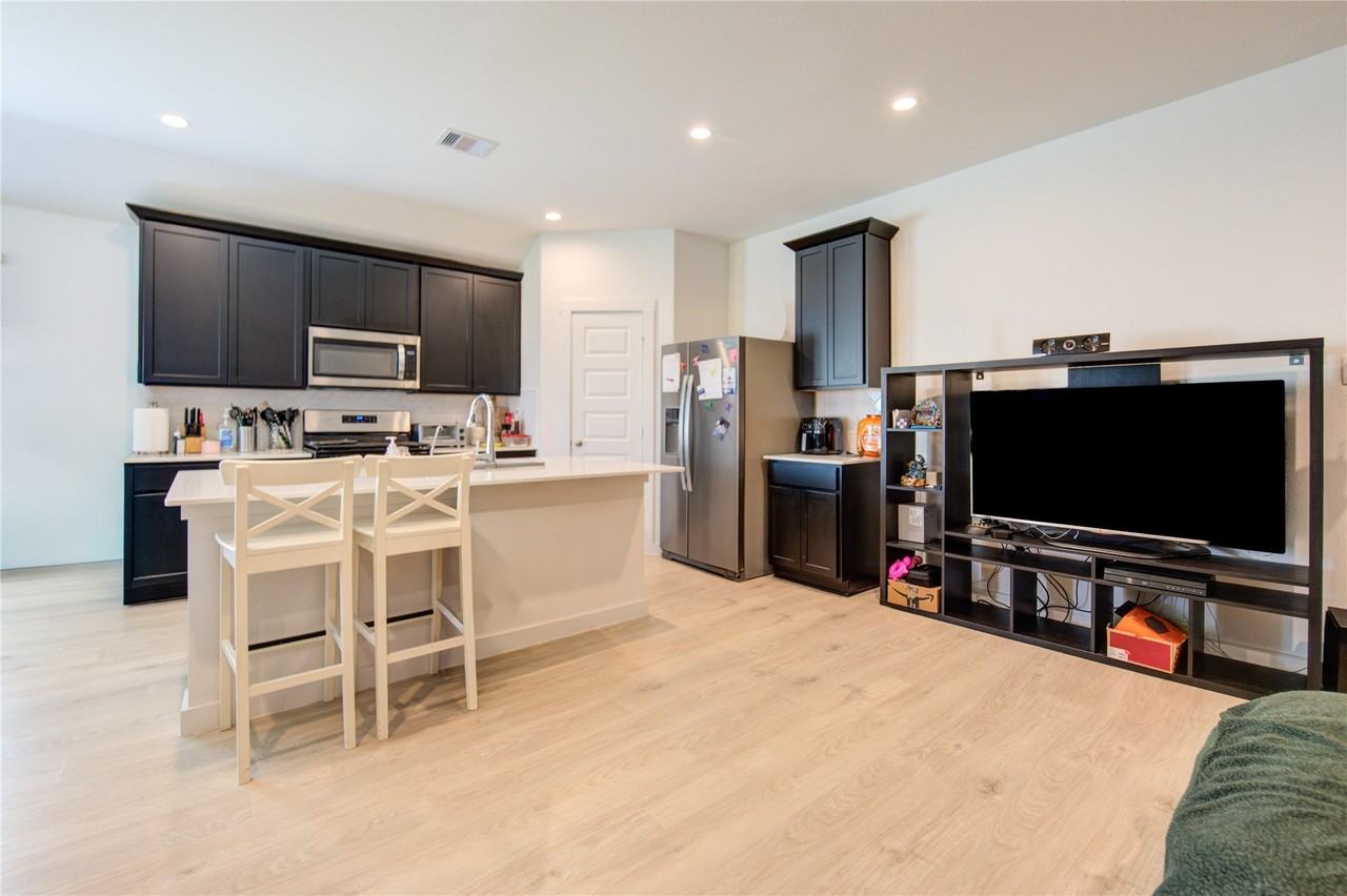 1106 Isola Bella Dr #1106 - Photo 6 of 16