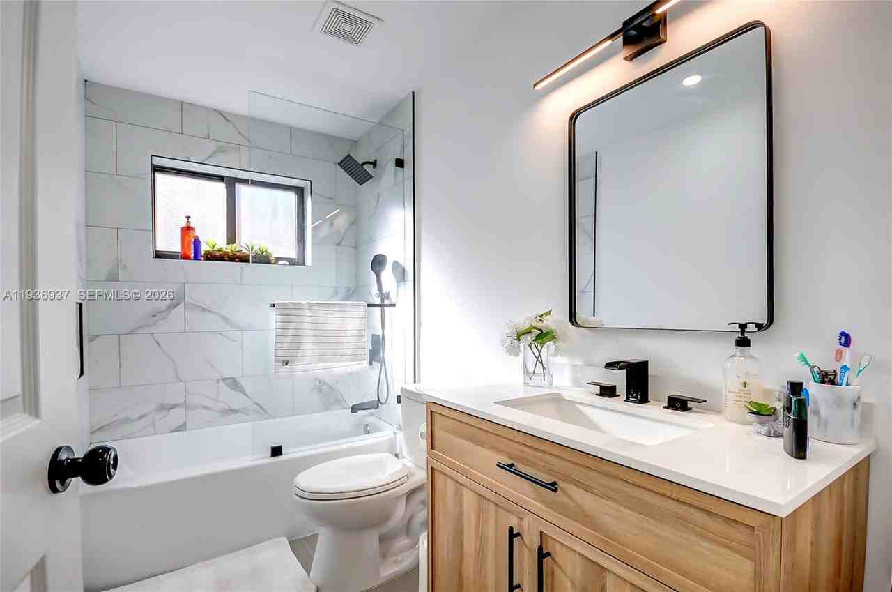 1511 Nw 87th Way #1511 - Photo 2 of 46