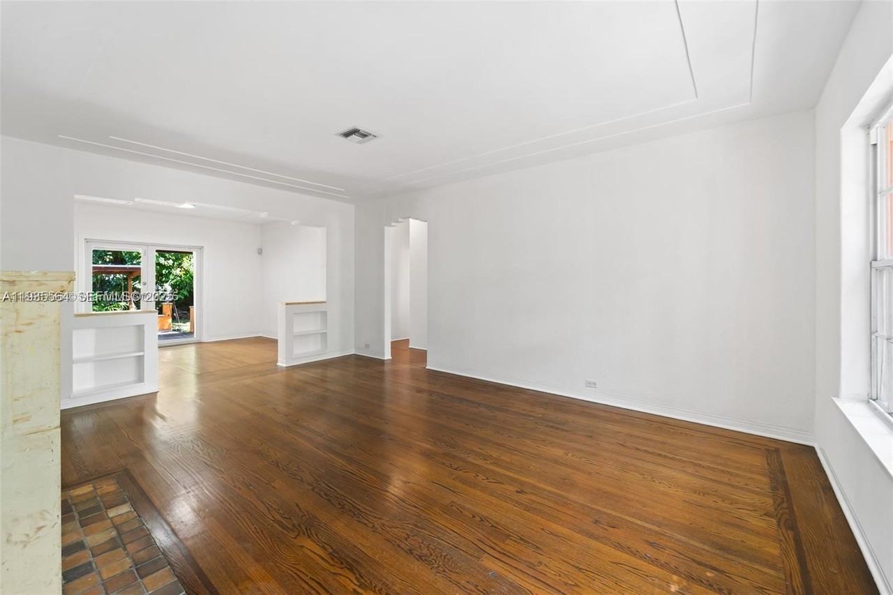 911 Ne 72nd Ter #911 - Photo 2 of 16