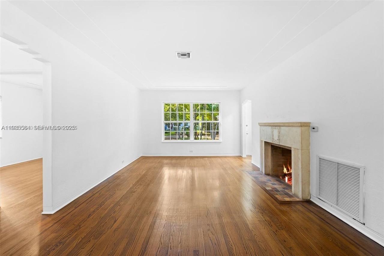 911 Ne 72nd Ter #911 - Photo 3 of 16