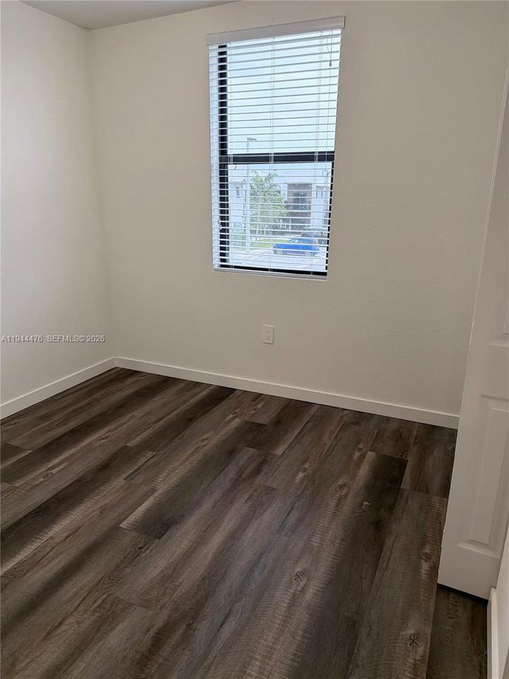 13390 Sw 251st Ter #13390-1 - Photo 2 of 22