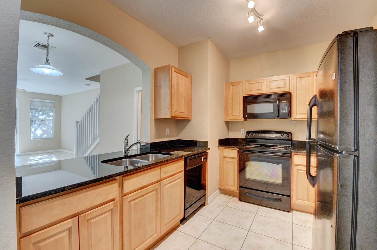 121 Hemingway Ct #121 - Photo 4 of 34