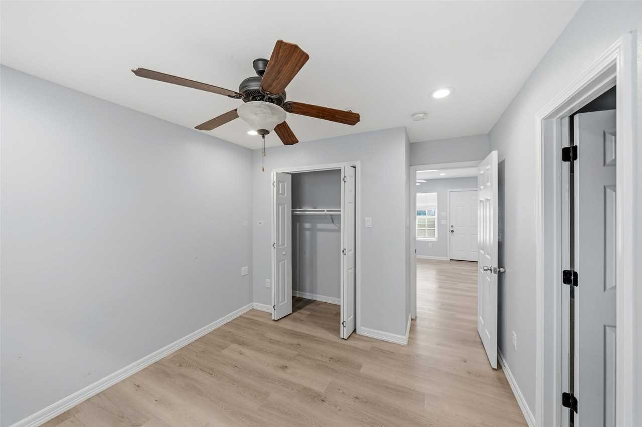 8595 Parkway Dr #8595B - Photo 7 of 23