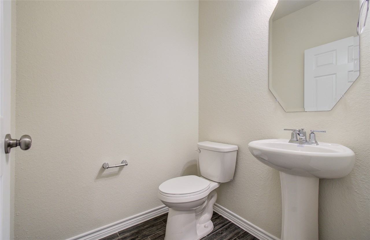 27817 Ellie Oak Ln #27817 - Photo 5 of 50