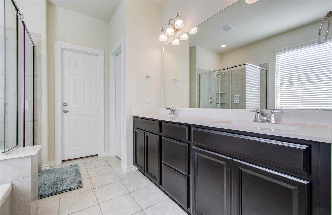 27817 Ellie Oak Ln #27817 - Photo 7 of 50