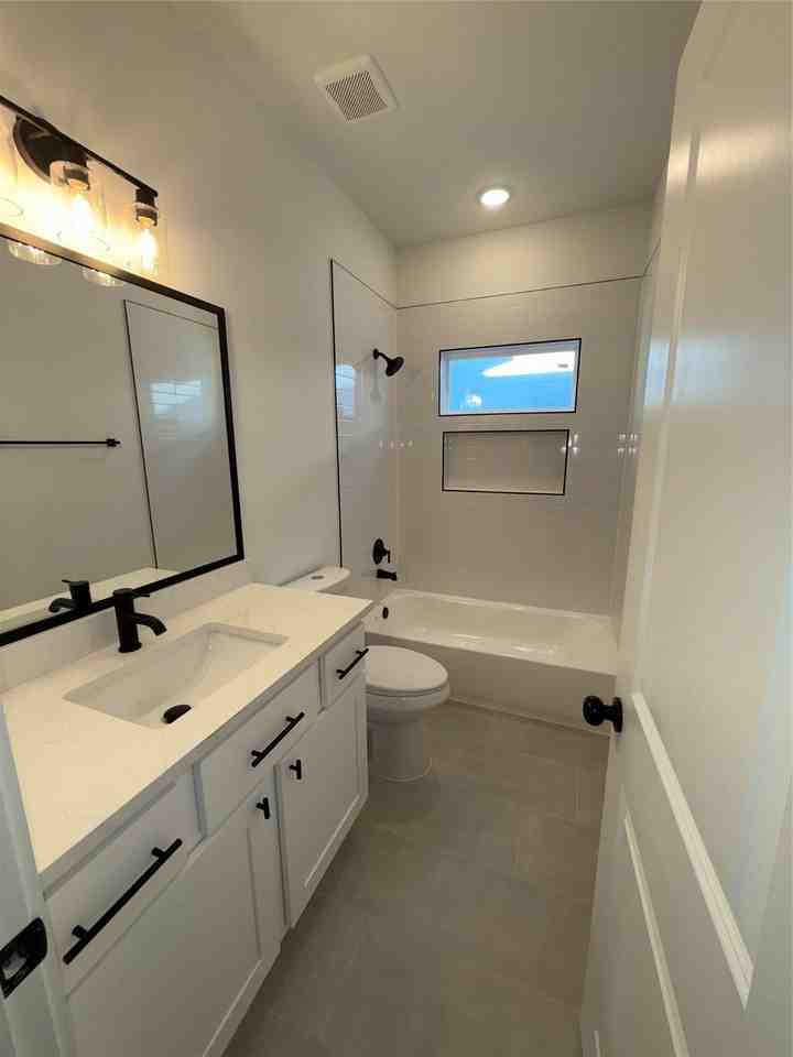 1464 Ferguson Way #1464A - Photo 6 of 9