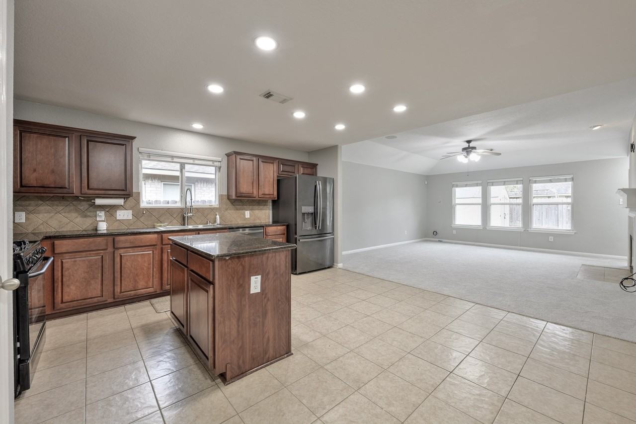 21110 Machall Manor Ct #21110 - Photo 4 of 16