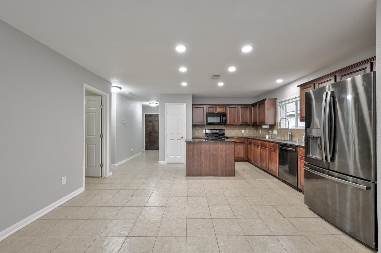 21110 Machall Manor Ct #21110 - Photo 6 of 16