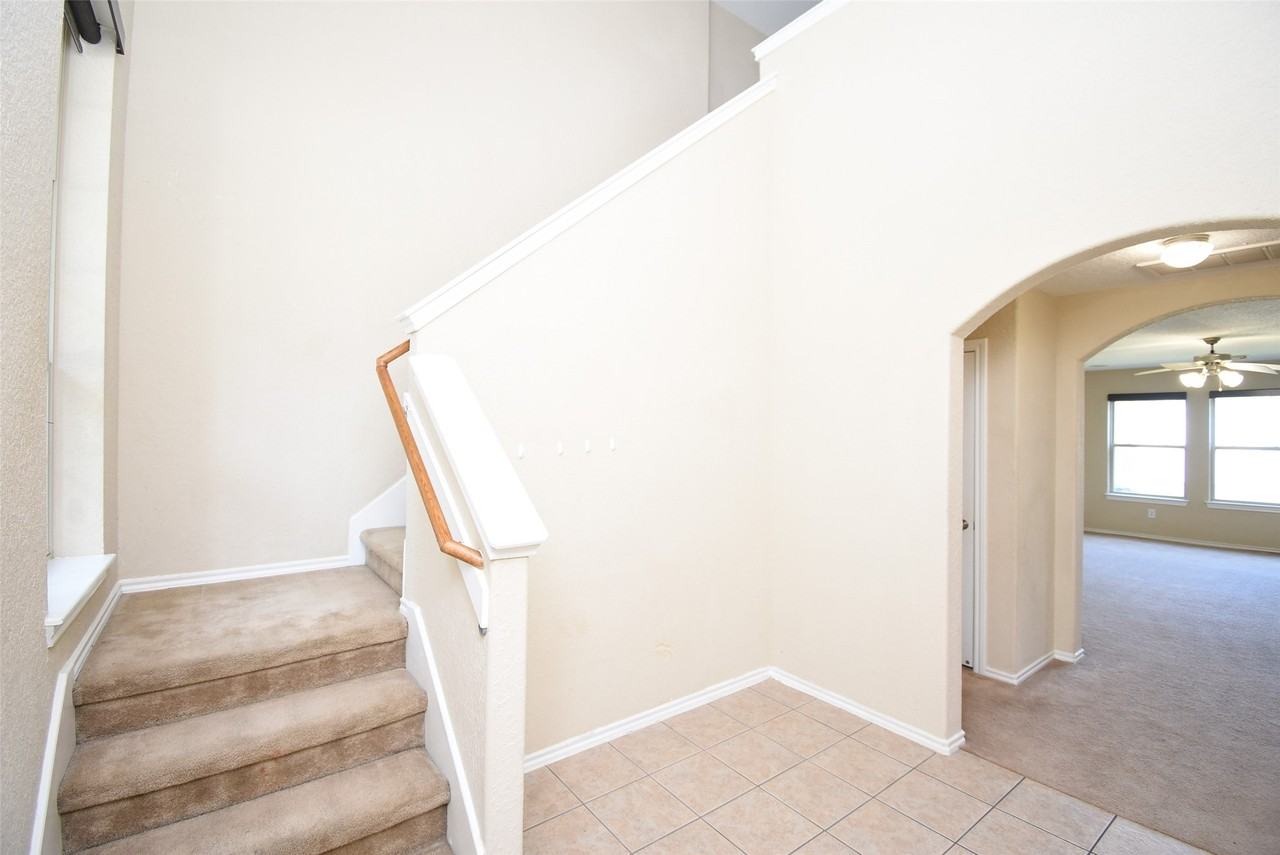 11215 Overland Trail Dr #11215 - Photo 6 of 38