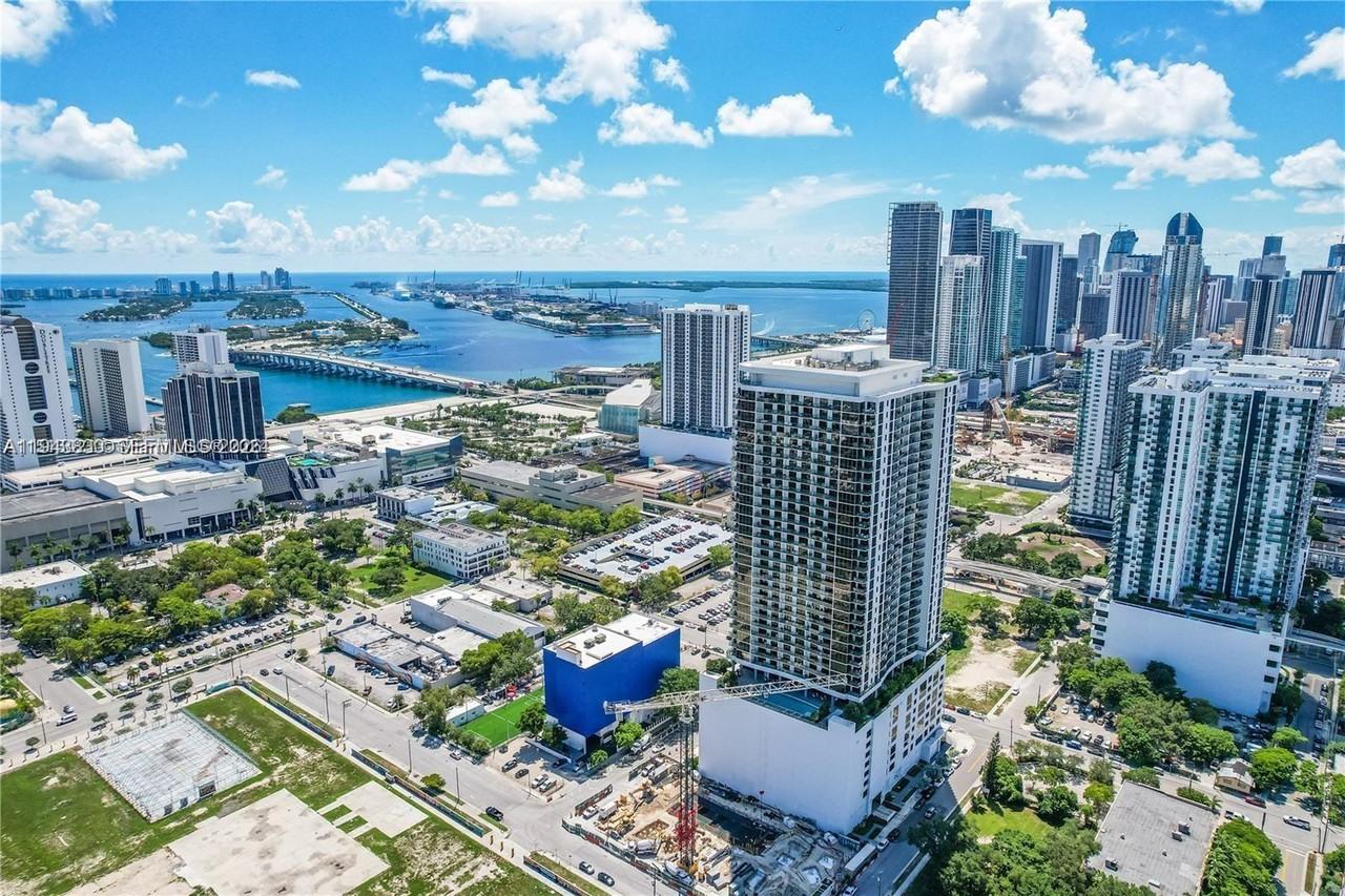 Omni #1600-2903 - Photo 2 of 39