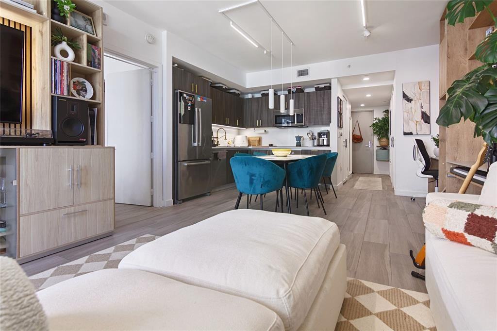 488 Ne 18th St #488-3503 - Photo 2 of 12