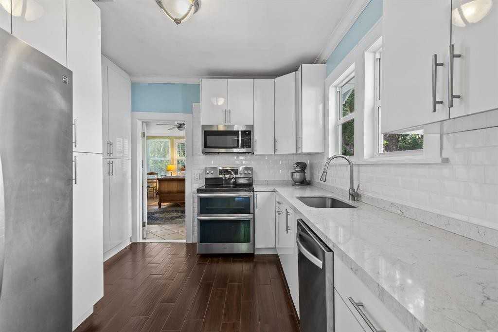 621 Sw 14th Ter #621 - Photo 4 of 37