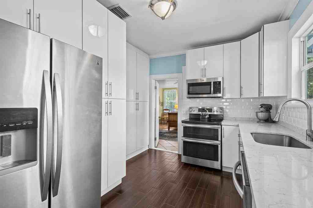 621 Sw 14th Ter #621 - Photo 5 of 37