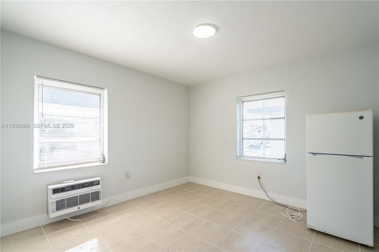 437 Ne 82nd St #437-20 - Photo 3 of 10