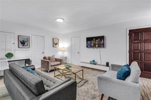 featured image of 977 Sw 10th St