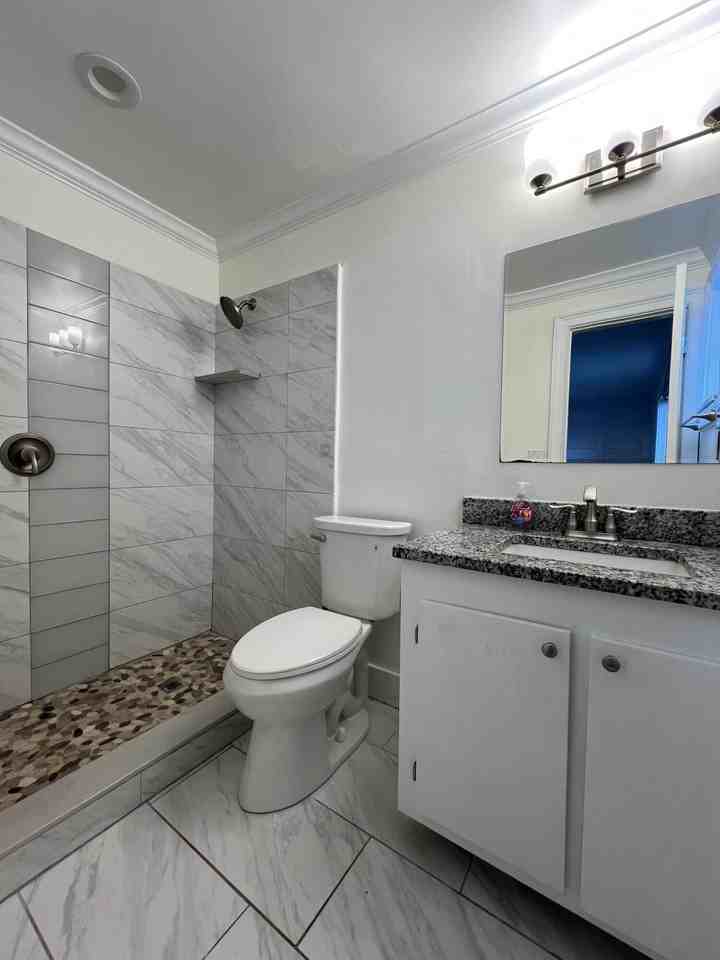 131 Shore Ct #131C4 - Photo 7 of 22