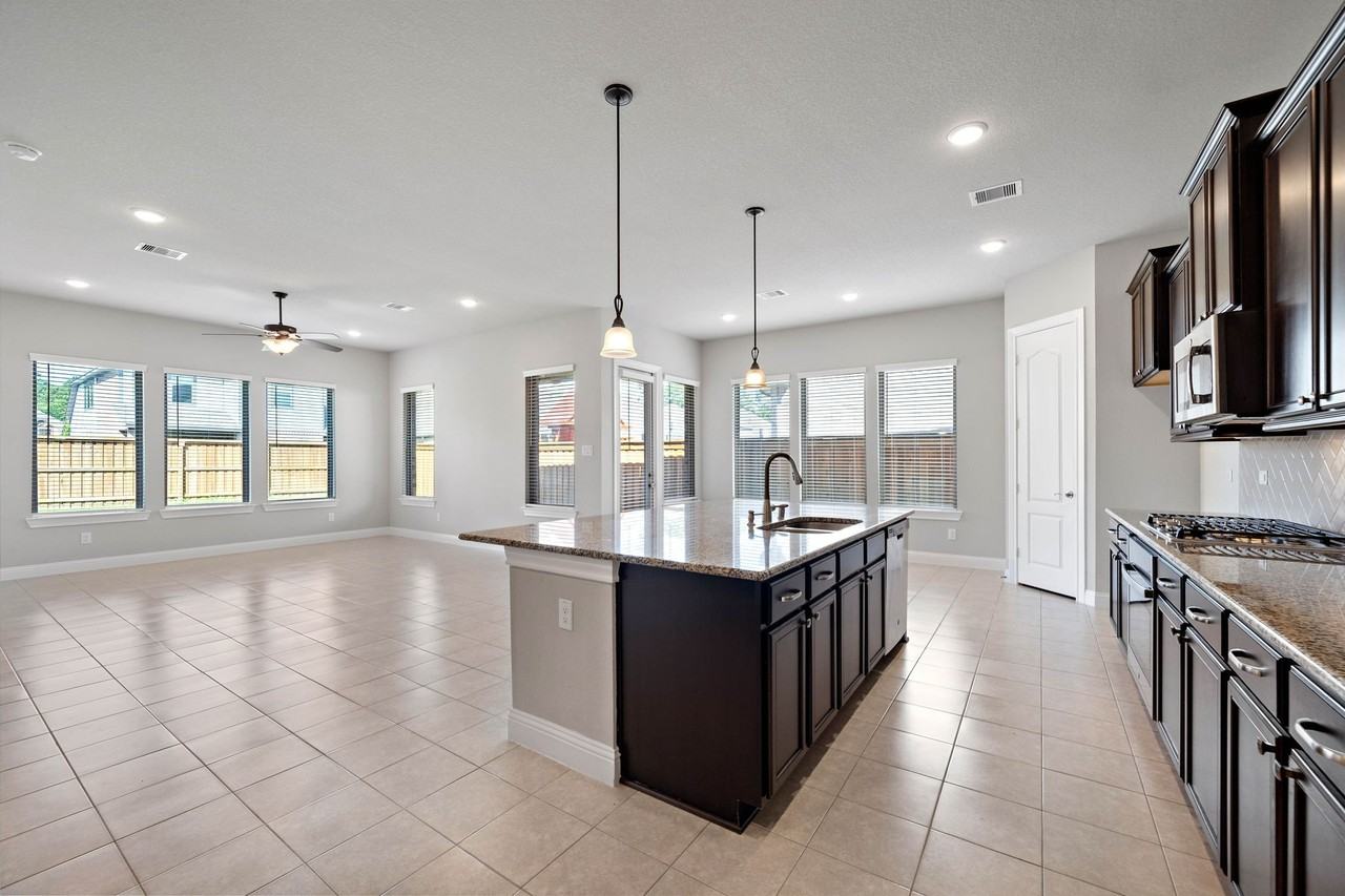 4218 Davis Oak Dr #4218 - Photo 6 of 23