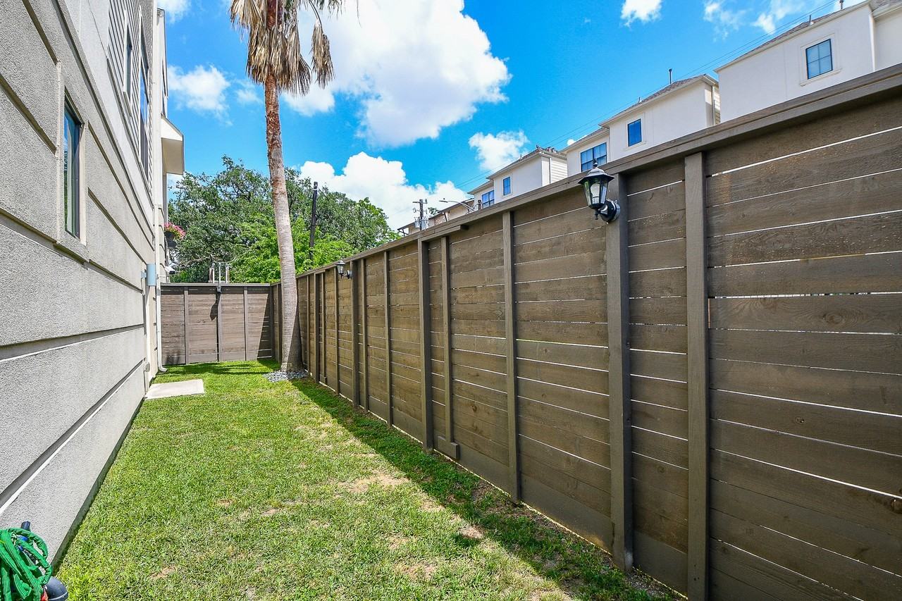 1204 Fowler St #1204 - Photo 3 of 25