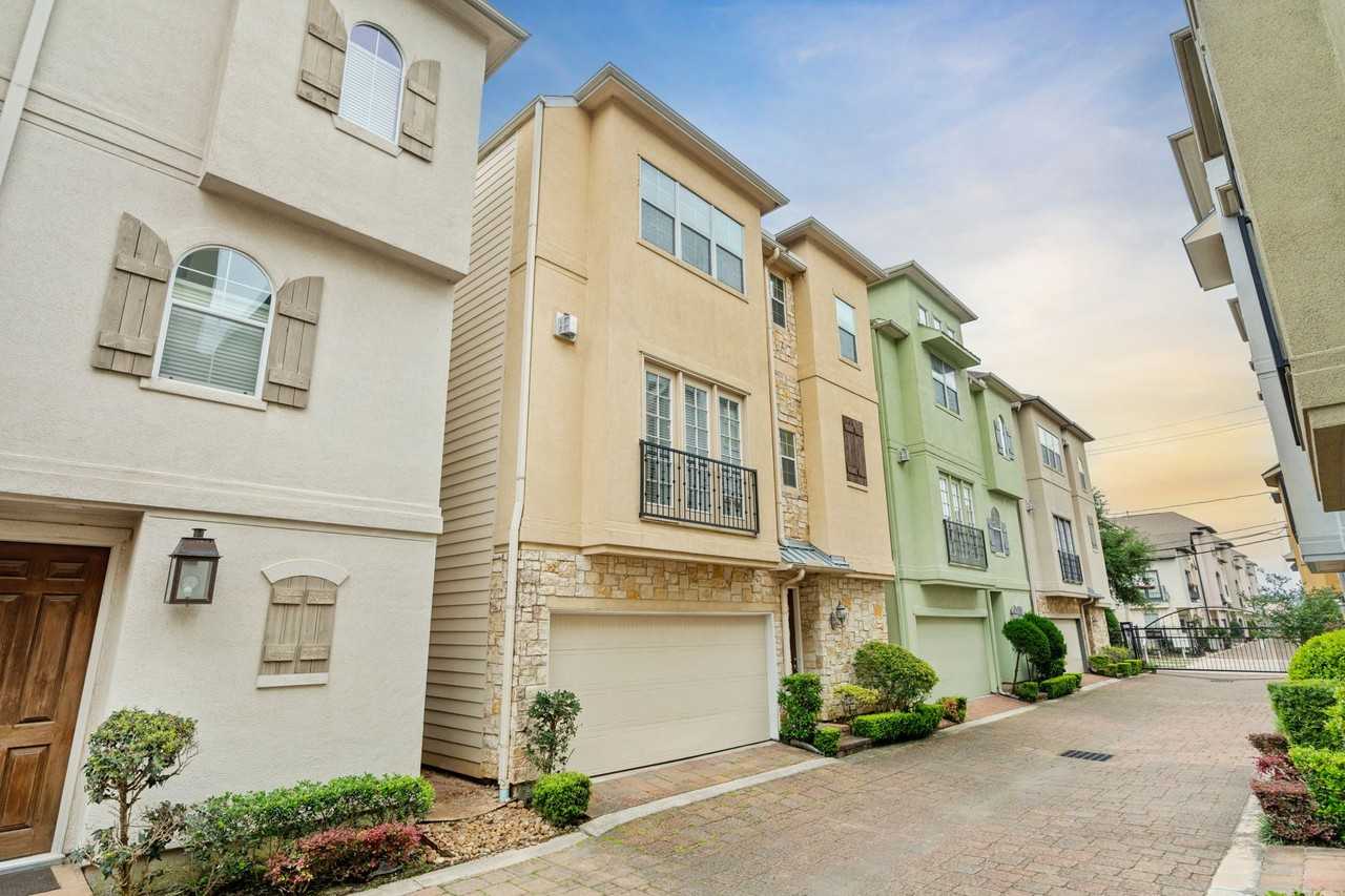 2820 Sherwin St #2820 - Photo 3 of 50