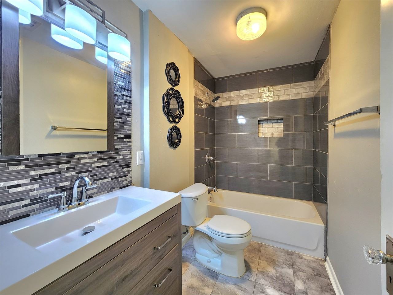 6306 Stillman St #6306 - Photo 6 of 19