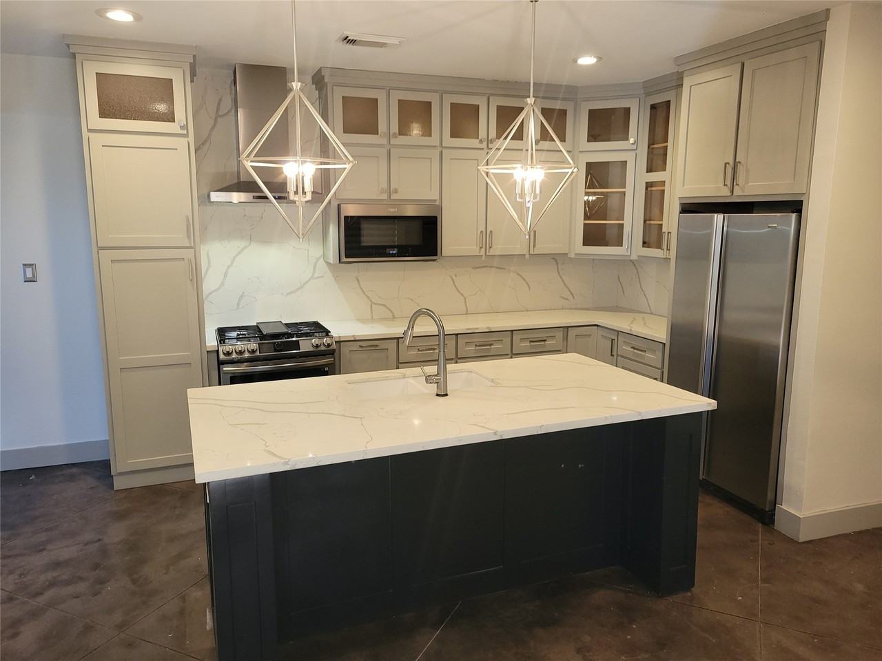 4914 Rose St #4914 - Photo 6 of 36