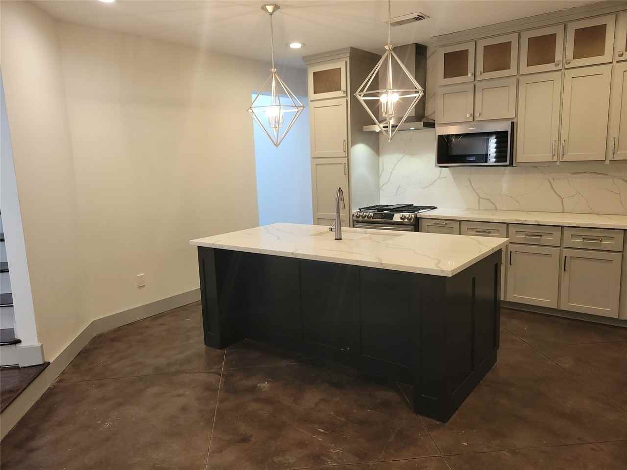 4914 Rose St #4914 - Photo 7 of 36