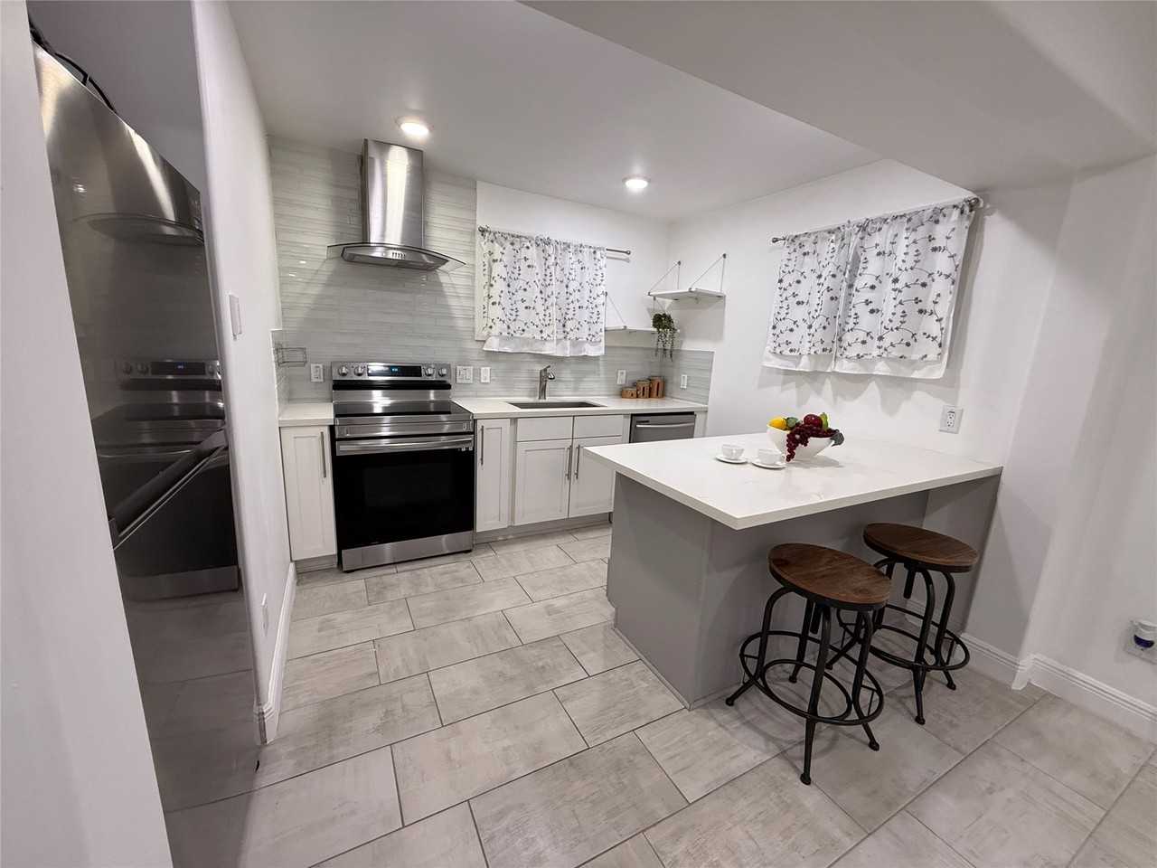 828 1/2 Allston St #828A - Photo 2 of 9