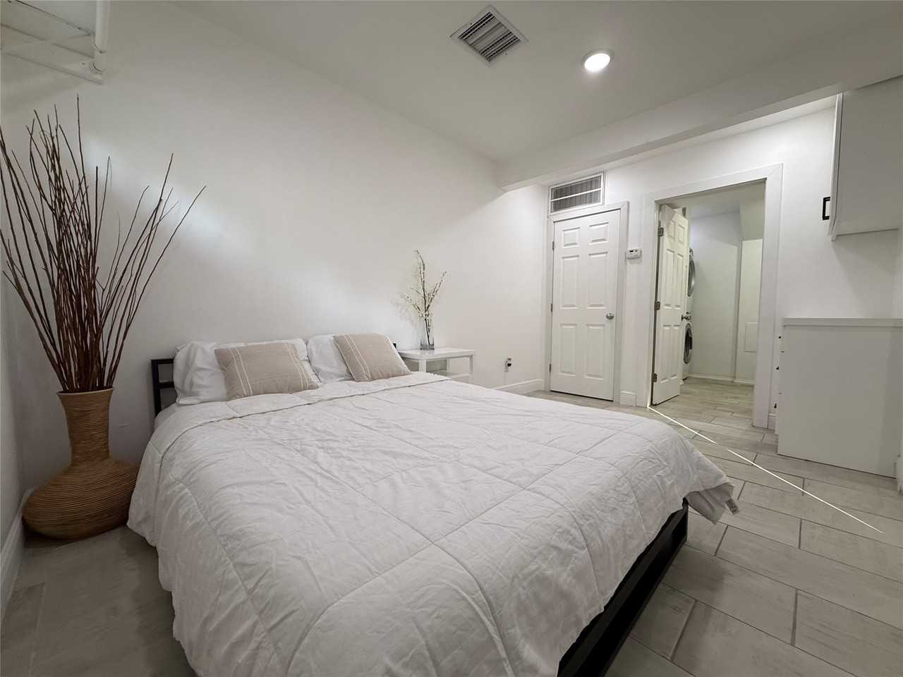 828 1/2 Allston St #828A - Photo 7 of 9