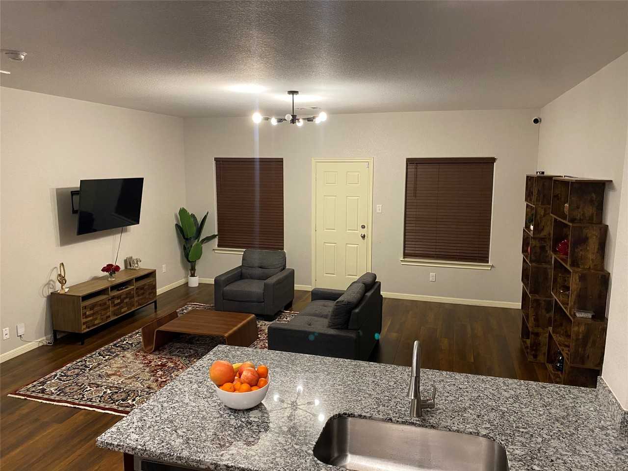 6513 Knox St #6513 - Photo 5 of 10