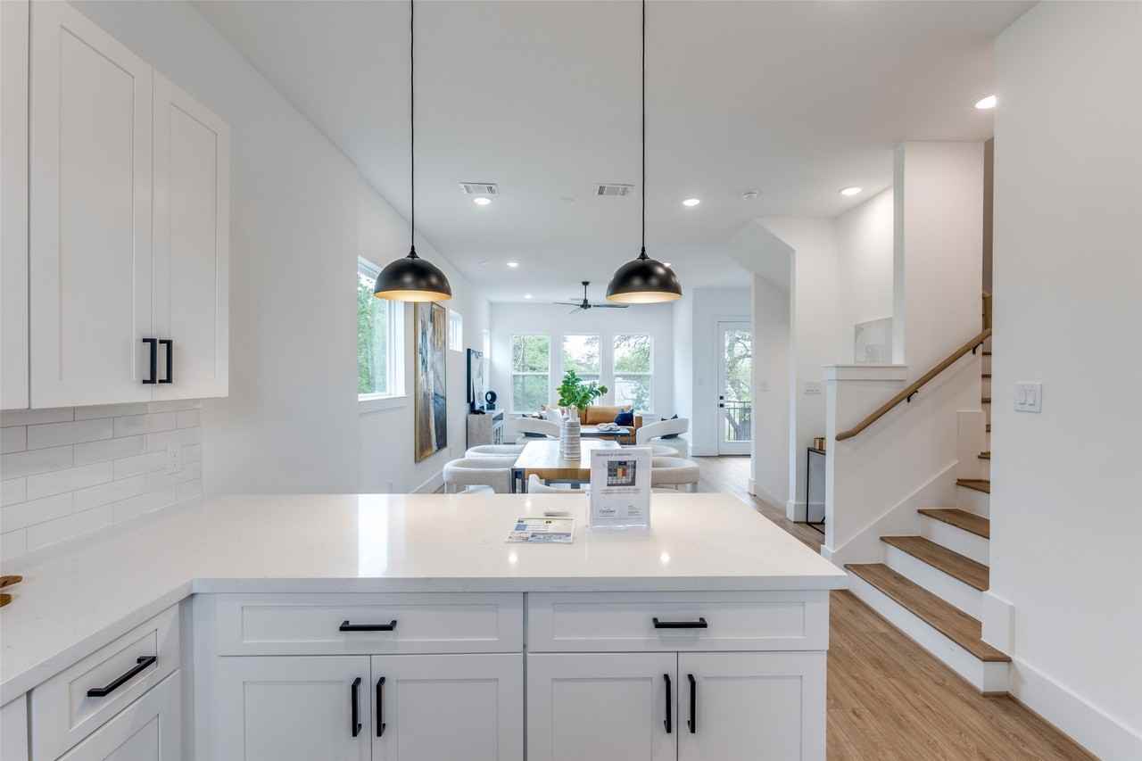 3415 Yellowstone Blvd #3415 - Photo 4 of 12