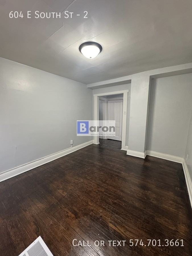 604 E South St #2 - Photo 2 of 9