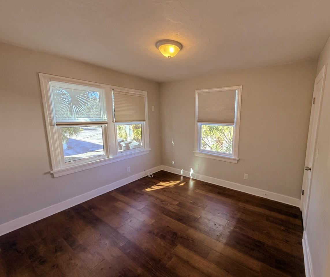 620 15th St N #2UPPER - Photo 5 of 7