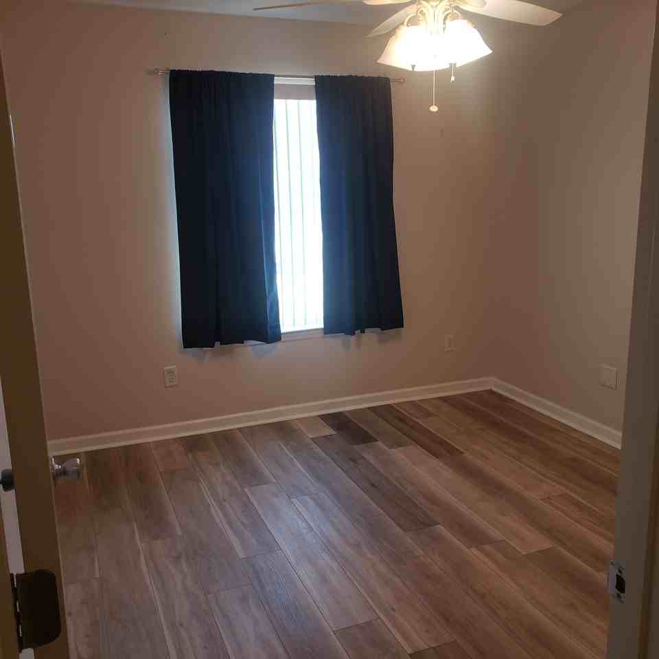 301 Brynn Ct #NA - Photo 6 of 8