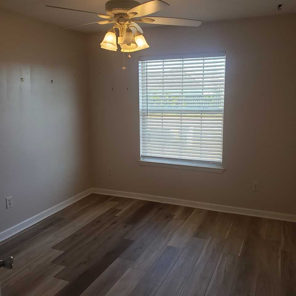 301 Brynn Ct #NA - Photo 7 of 8