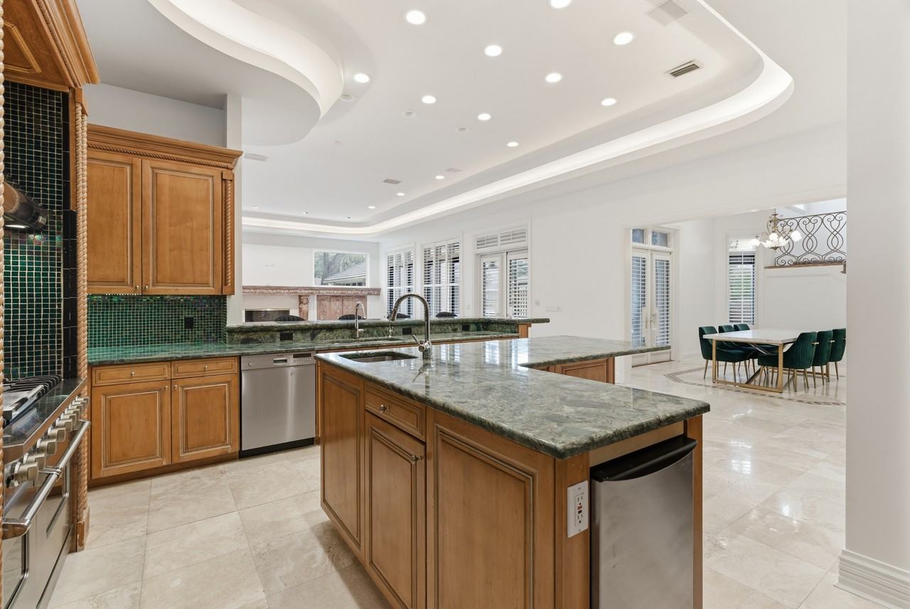 4407 W Dale Ave #NA - Photo 3 of 26