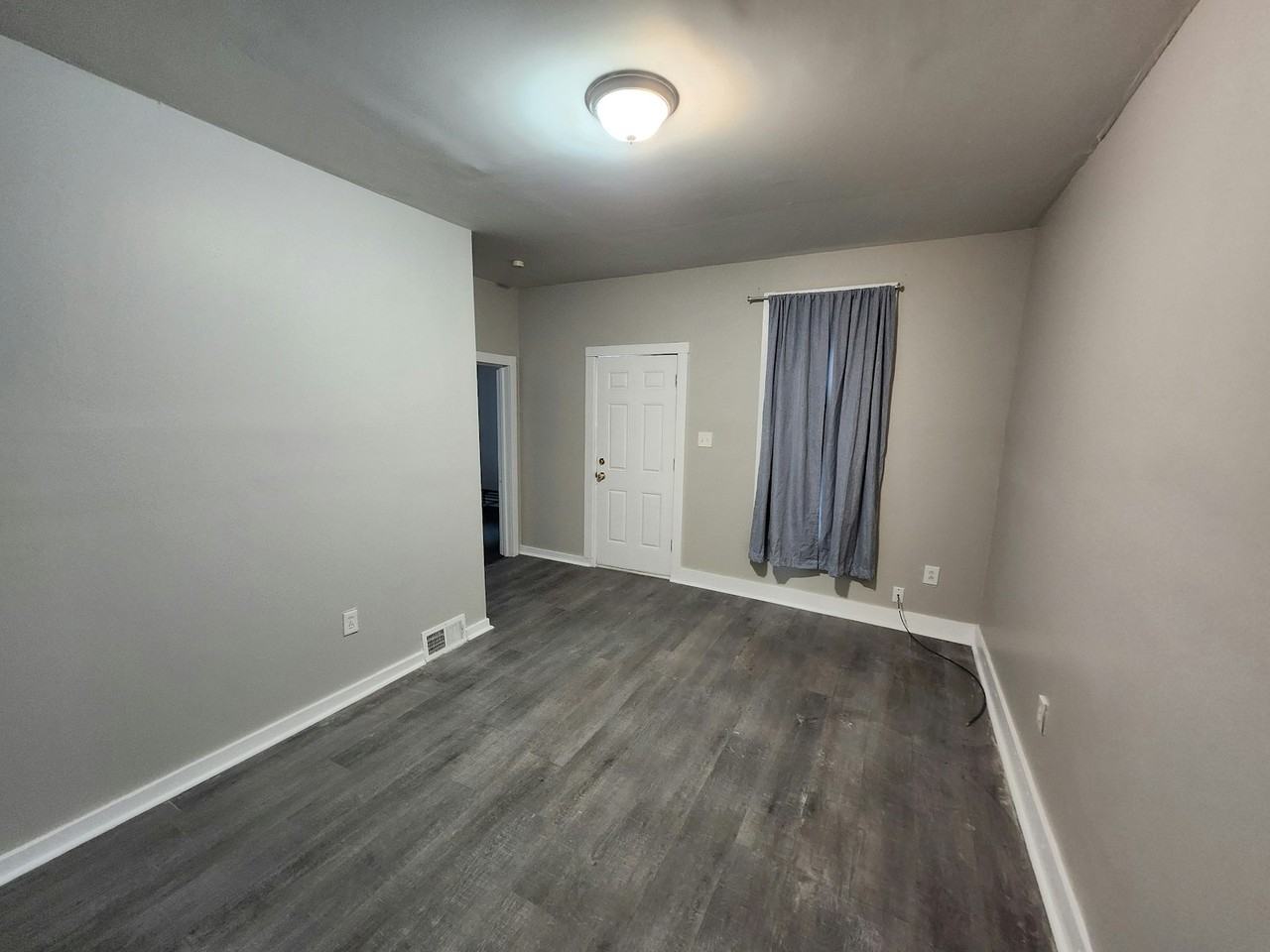 2033 West 98th Street, Unit Back - Photo 3 of 13
