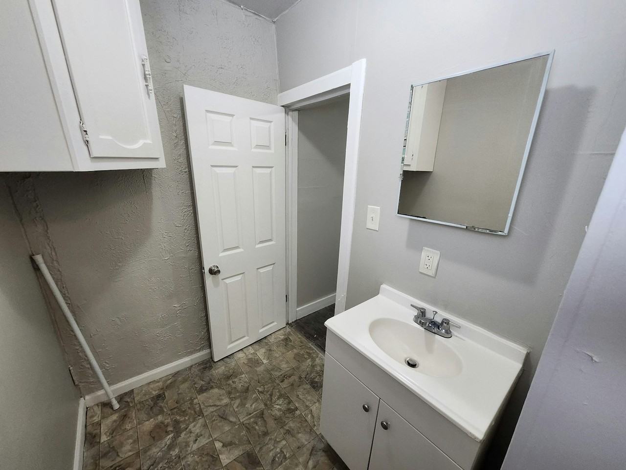2033 West 98th Street, Unit Back - Photo 7 of 13