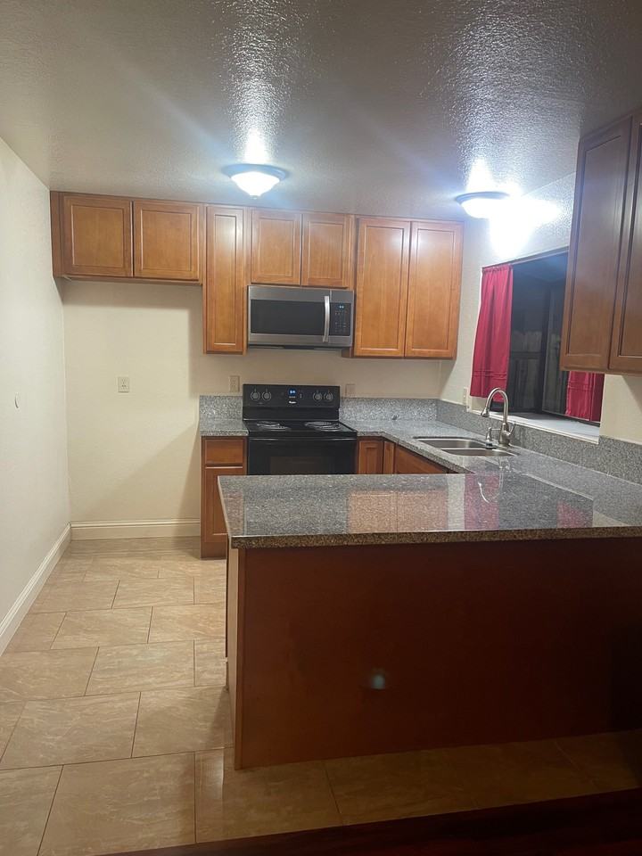 8744 Fox Creek Dr #42 - Photo 5 of 15