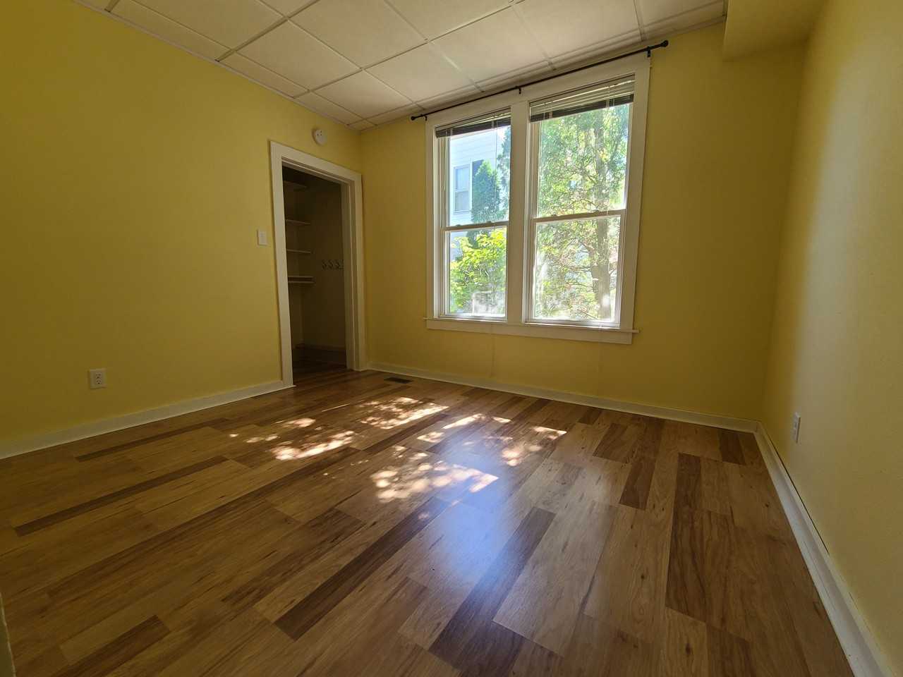 76 8th St - Photo 6 of 11