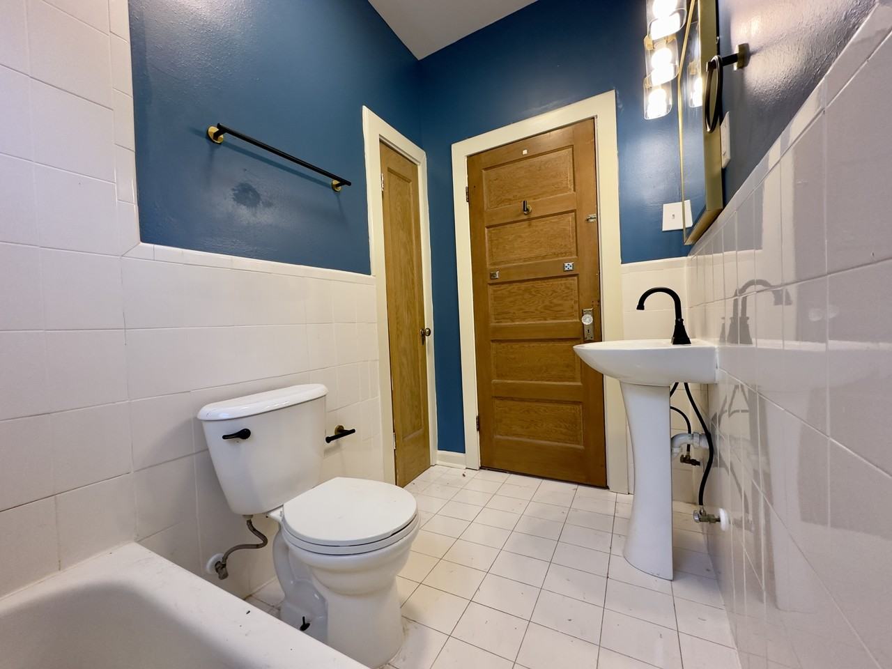 9 Fontainebleau Drive - Photo 5 of 12