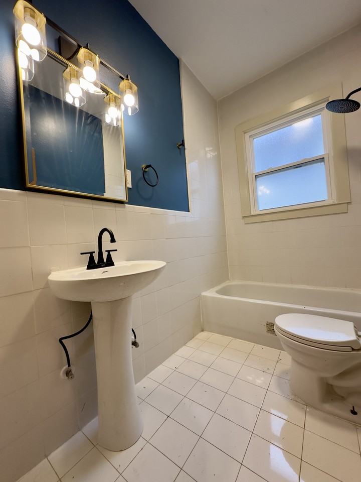 9 Fontainebleau Drive - Photo 7 of 12