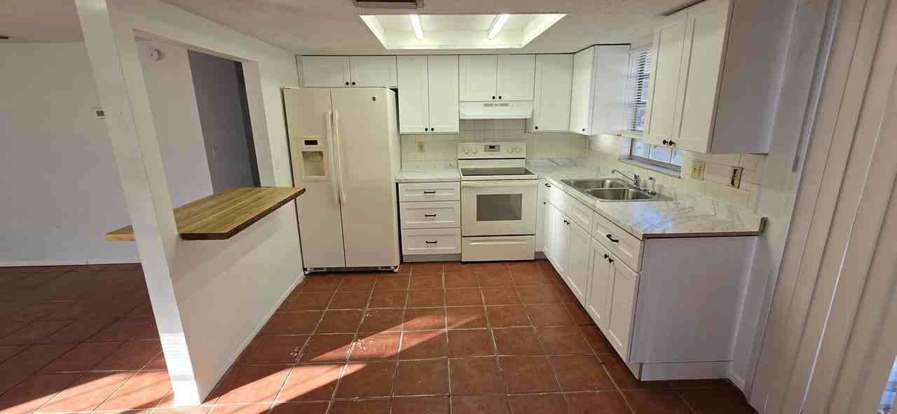 413 60th Ave E #413 - Photo 3 of 19