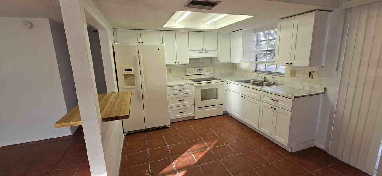 413 60th Ave E #413 - Photo 4 of 19