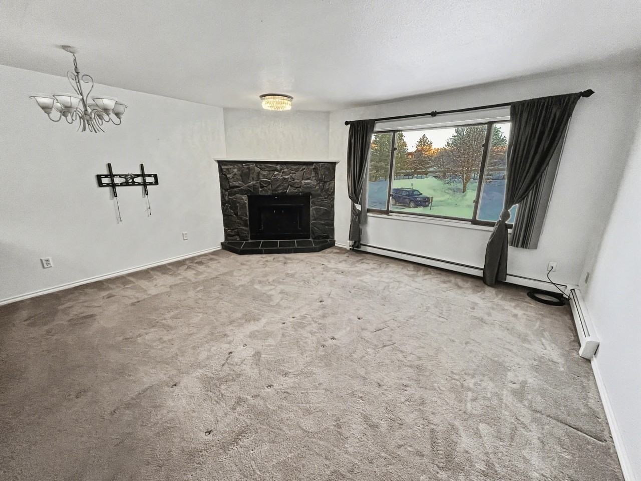 355 Donna Dr #10 - Photo 2 of 7