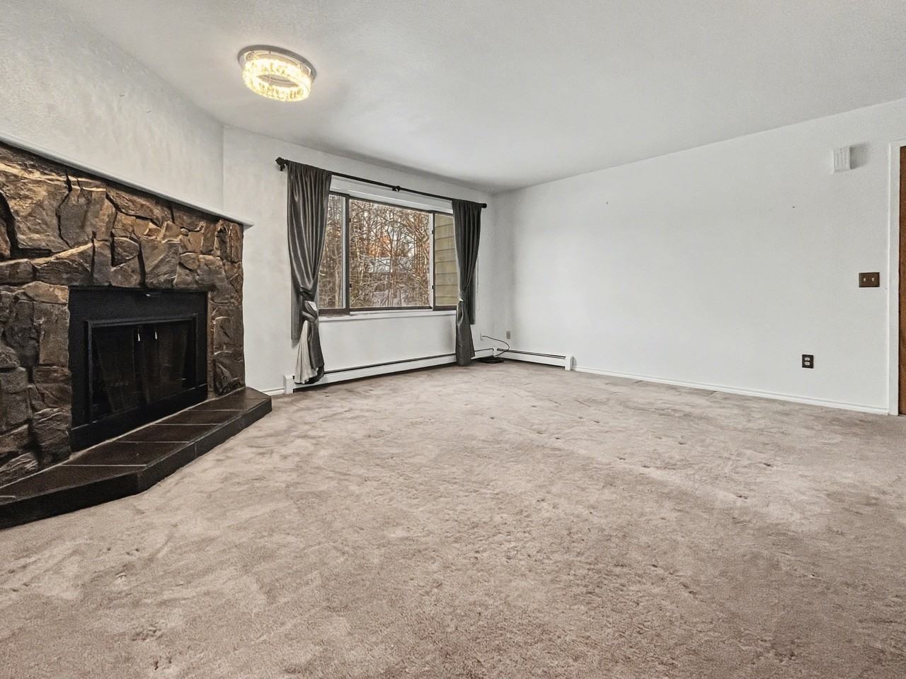 355 Donna Dr #10 - Photo 4 of 7