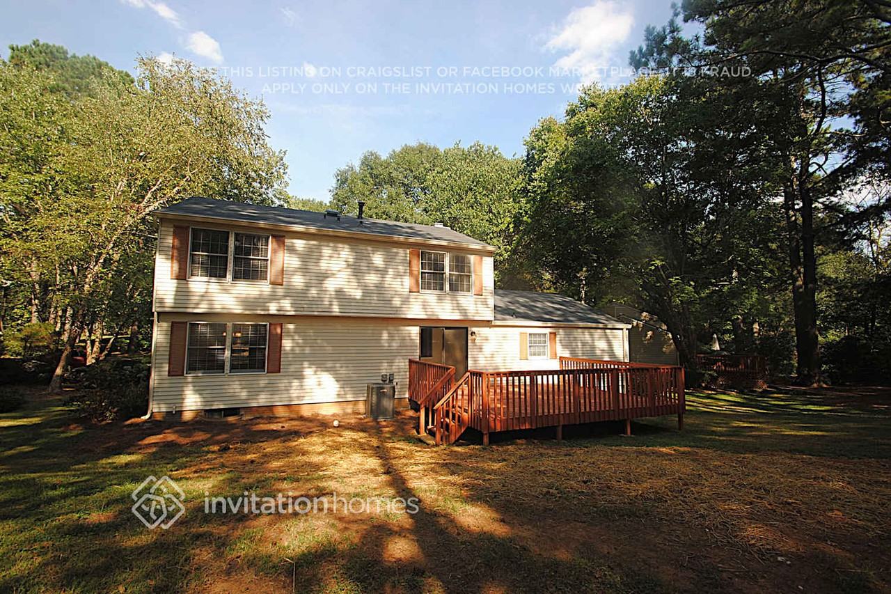 445 N Pond Trl - Photo 2 of 3