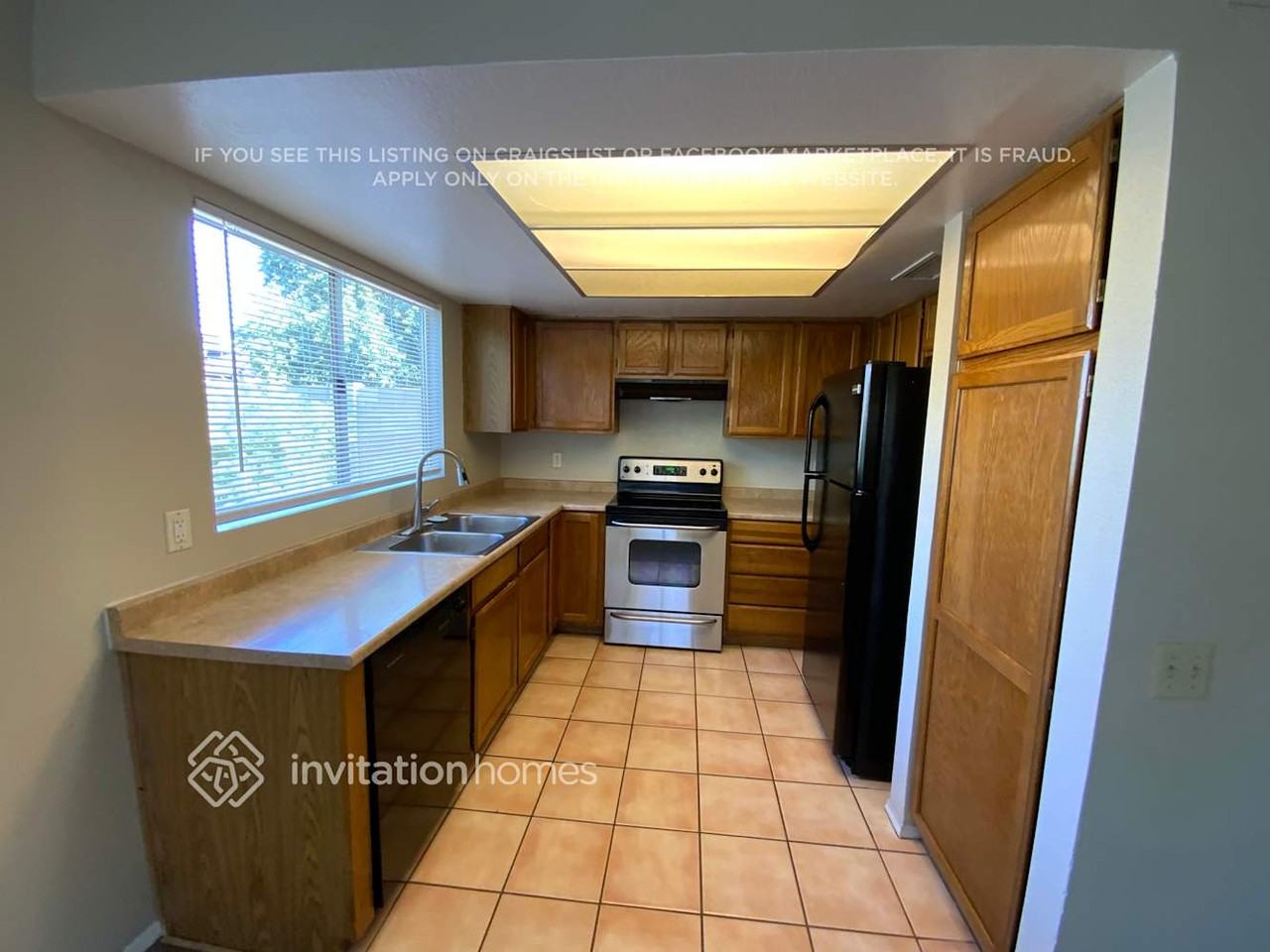 6946 W Nicolet Ave - Photo 4 of 16