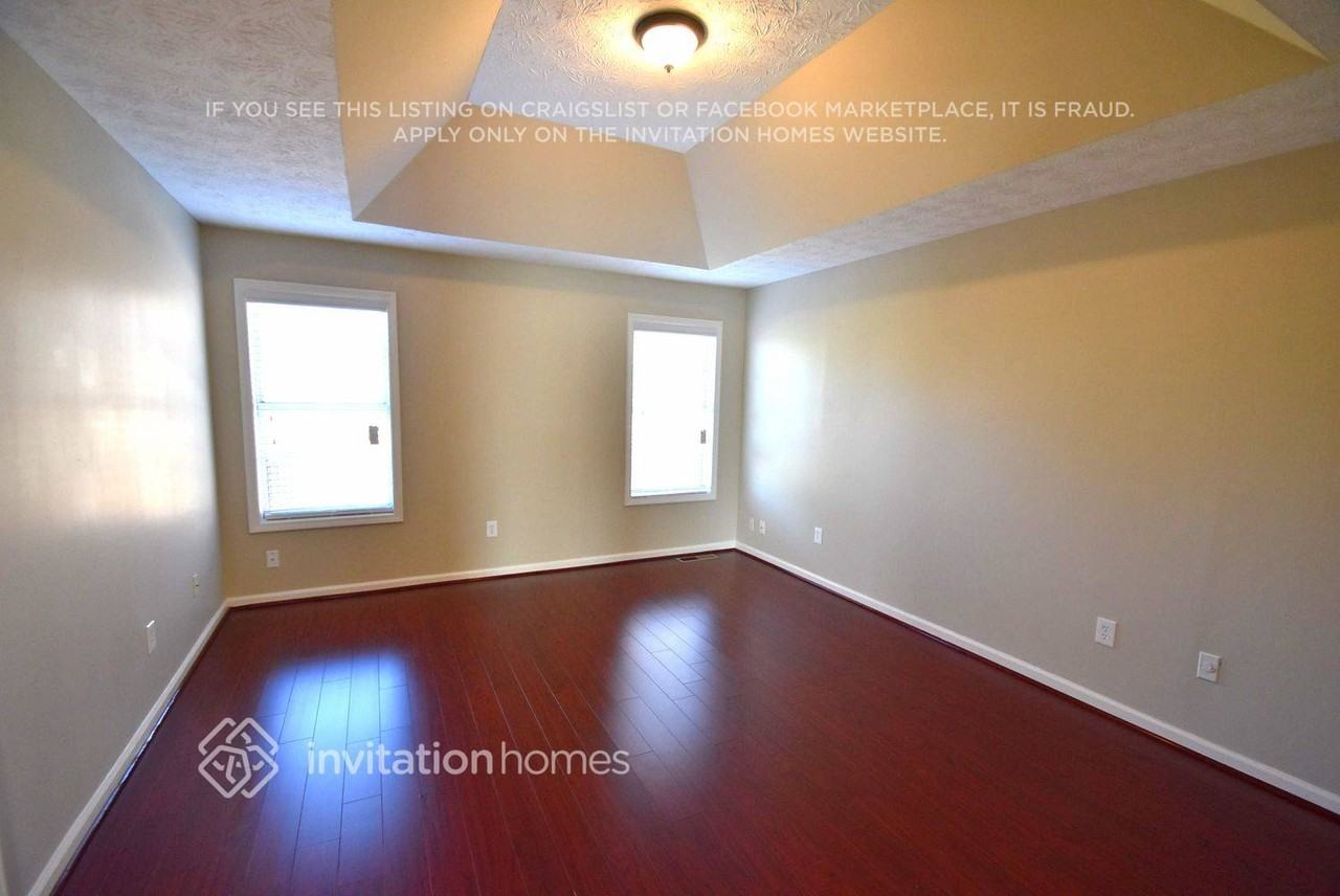 3284 Shady Woods Cir - Photo 6 of 10