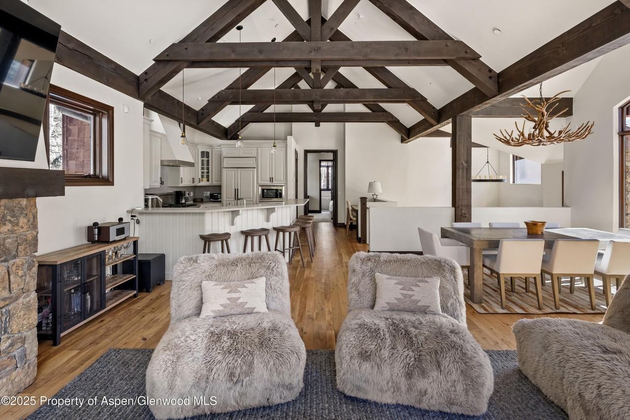 42553 Highway 82 - Photo 2 of 27