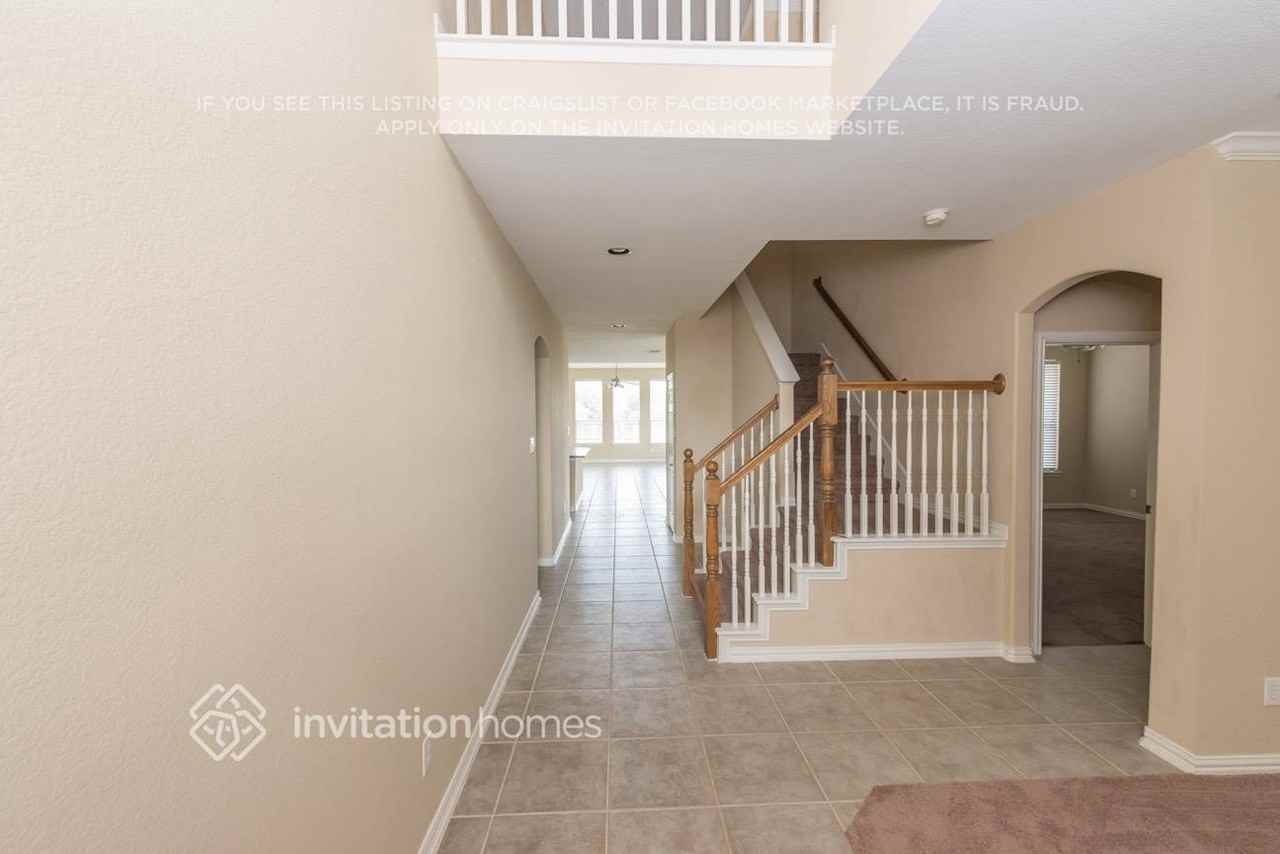 705 Cross Meadow Blvd - Photo 3 of 23